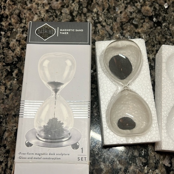 Magnetic Sand timer NIB - Picture 1 of 4